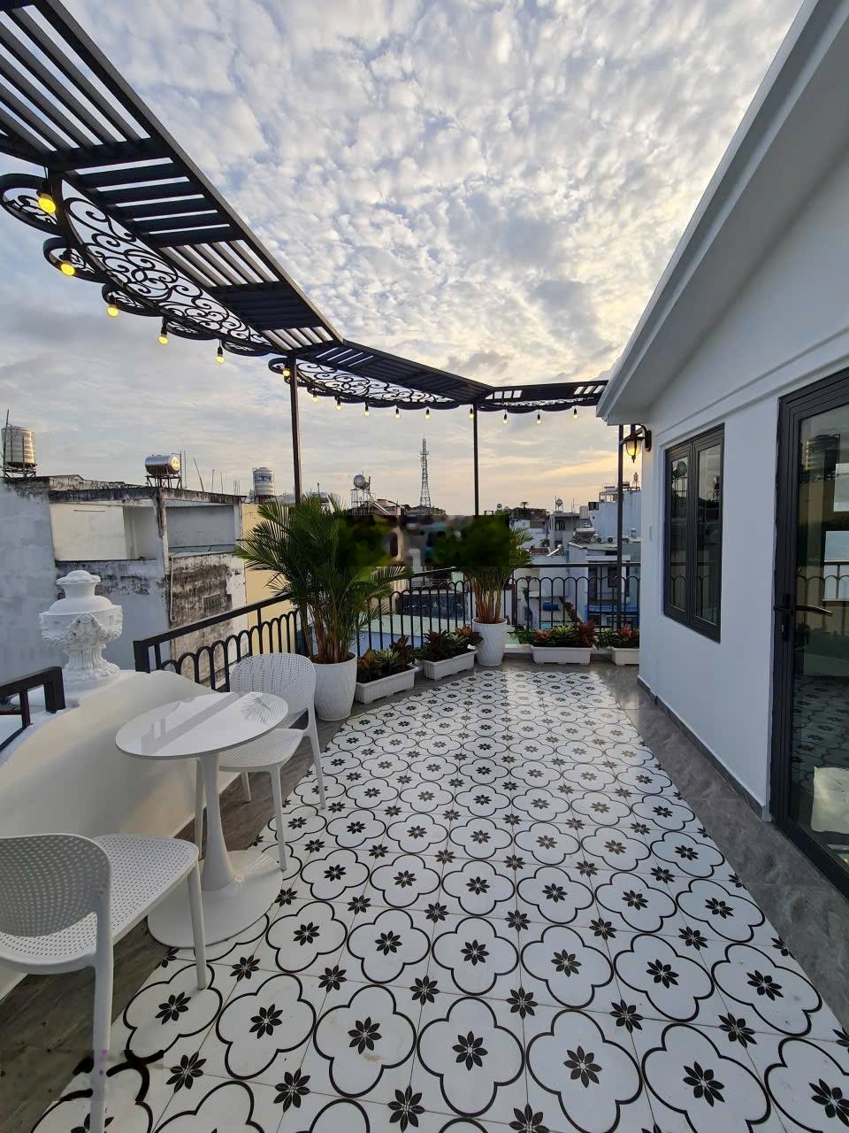 Bán biệt thự MiNi Quang Trung DT:7 x 7,6 1 lững 3 lầu 4pn Thang máy, giá : 7,7 tỷ TL