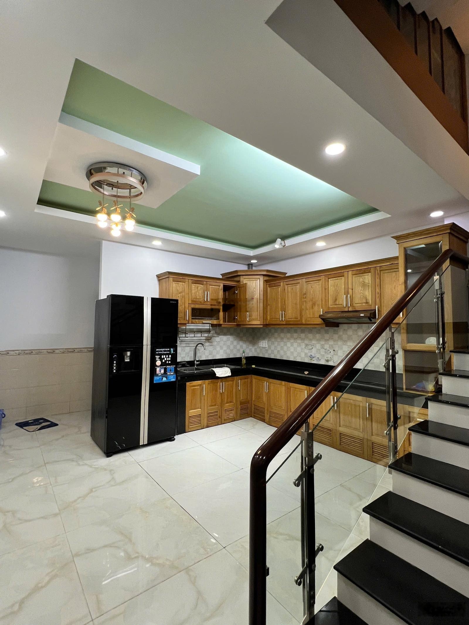 Nhà 4 tầng mới tinh full nội thất đẹp ngay chợ Long trường 4pn đường 8m giá tốt