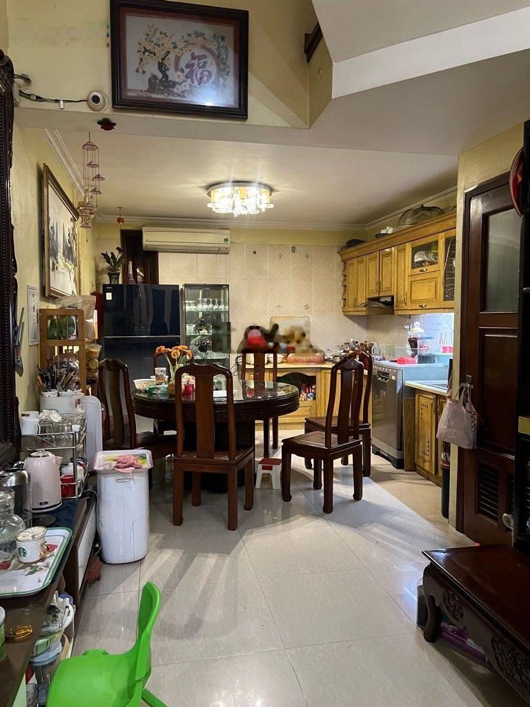 Hơn 12 tỷ , sở hữu nhà 85m2 * 4 tầng * 6 phòng ngủ ngõ biệt thự phố nguyễn văn cừ , chỉ 30m ra phố