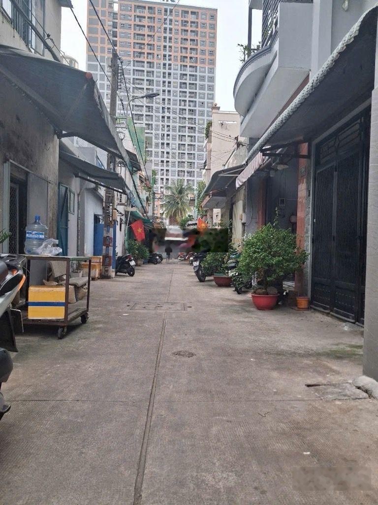 Hẻm 6m thông. DT 30m2 - Nhà 2 tầng mới. Ngay Luỹ Bán Bích - Tân Phú. Giá 3,x tỷ xíu