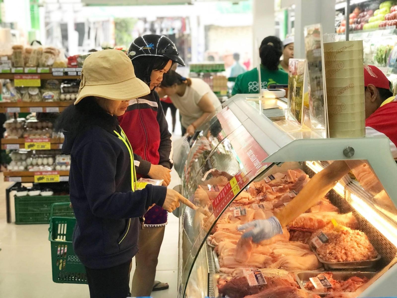 Xuất cảnh bán gấp - Bán nhà mặt phố Lã Xuân Oai 110.6m² 3 tầng - 20.5 tỷ