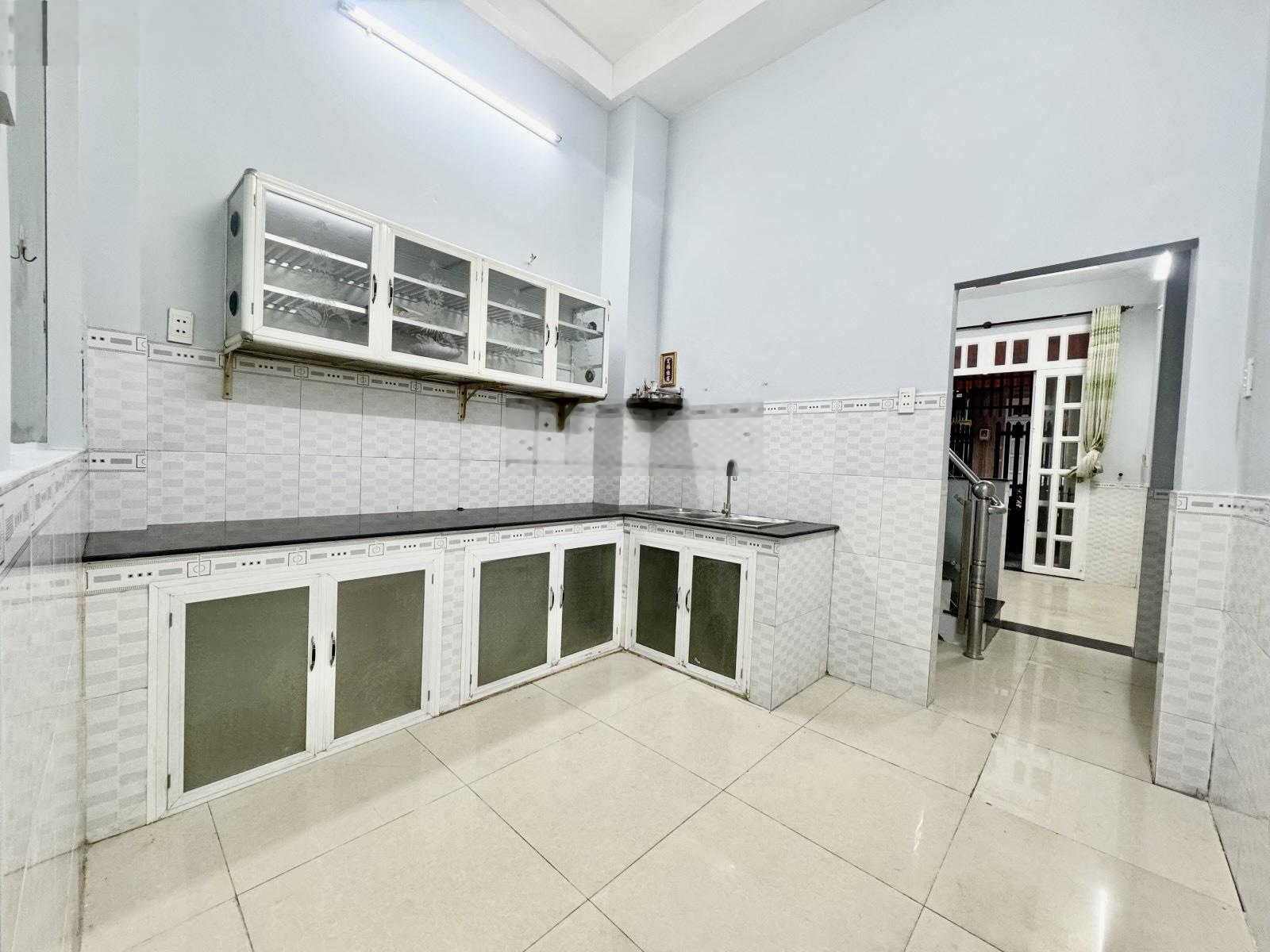 Tổ ấm trong mơ - nhà mới cứng cáp - ban công thoáng mát - hẻm xe hơi tận cửa