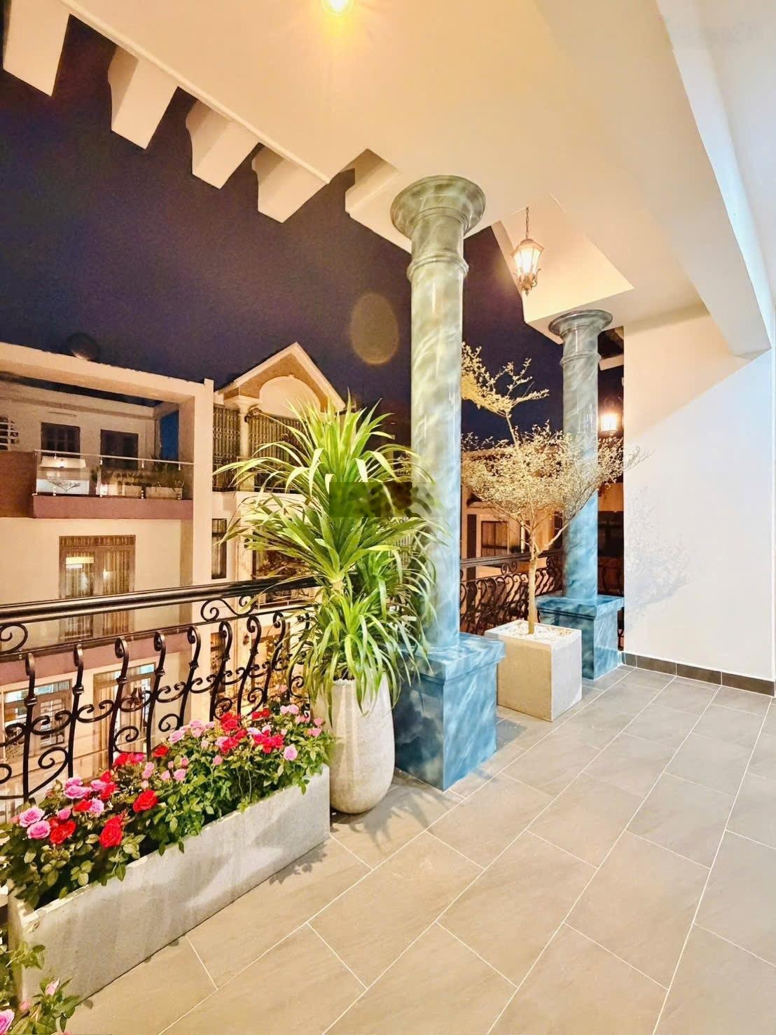 Bán nhà mới HXT Phạm Văn Chiêu p14 DT:5x10,5 3 lầu 4PN 5wc Full nội thất, giá : 8 tỷ 650 tr TL