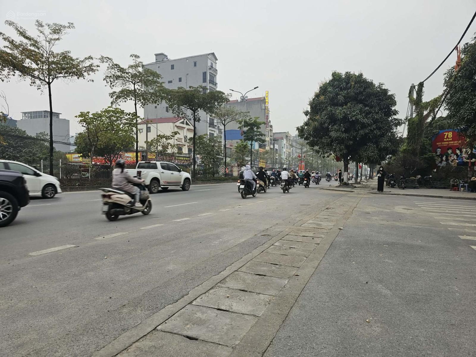 Bán đất phân lô cạnh sân bóng Trạm Trôi Hoài Đức 80m mt6m chỉ 11.6 tỷ