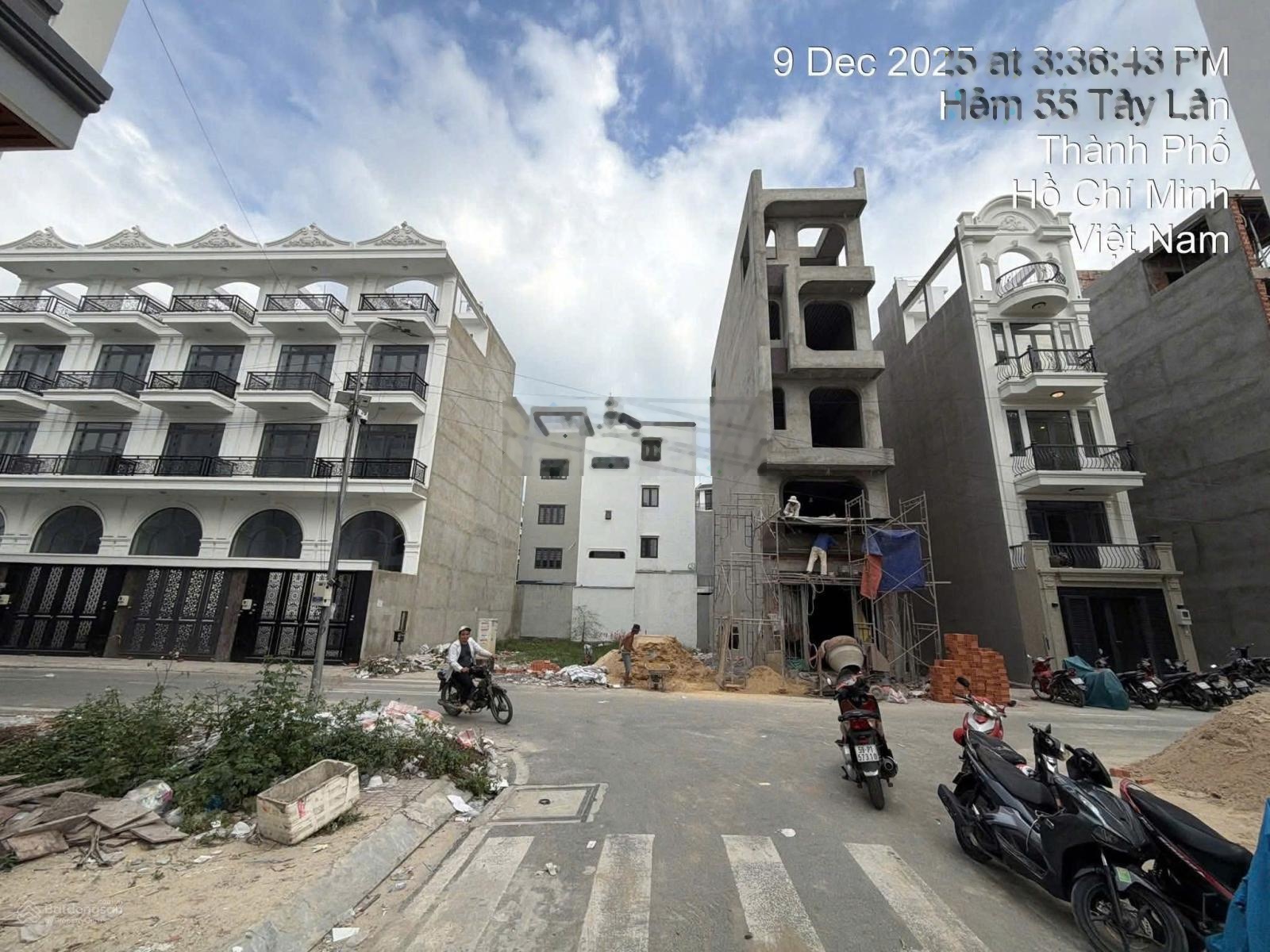 Nền đất tên lửa bình tân khu đồng bộ, đường 14m, xây dựng tự do,gần aeon mall