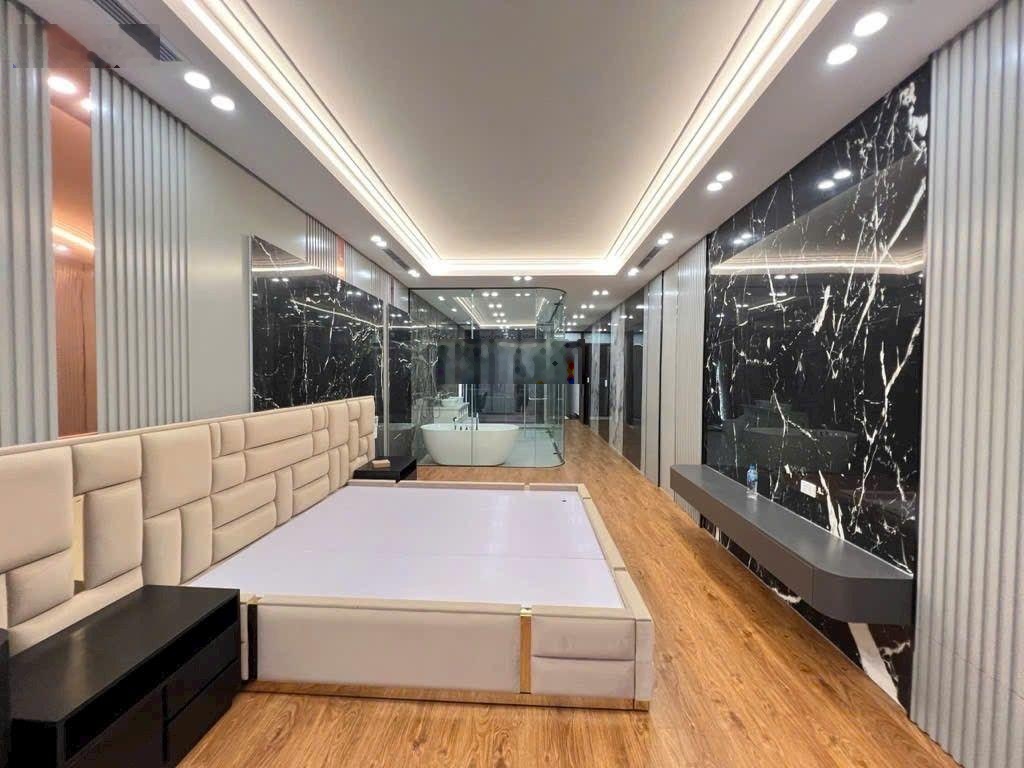 Bán nhà nguyễn văn cư , 80m ,rhang máy, ga ra ô tô ,gần cầu chương dương , nội thất châu âu,26xty