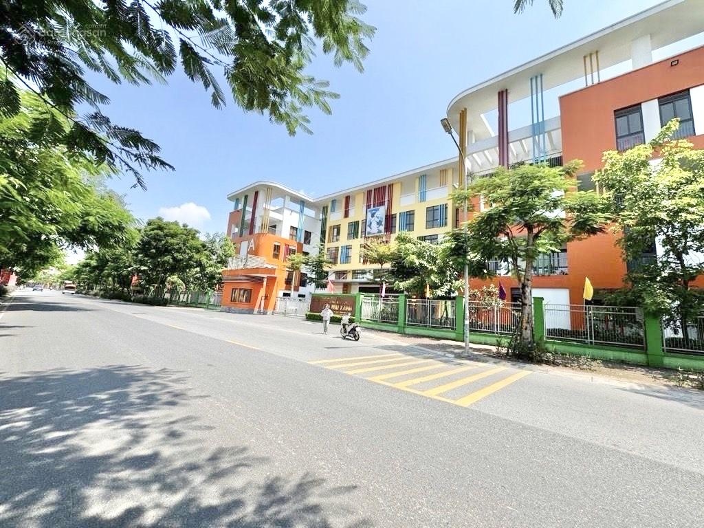 Siêu phẩm phúc lợi, long biên, 48.6m2 x 4tầng, gara ô tô, ngõ thông, diện tích rộng ở sướng