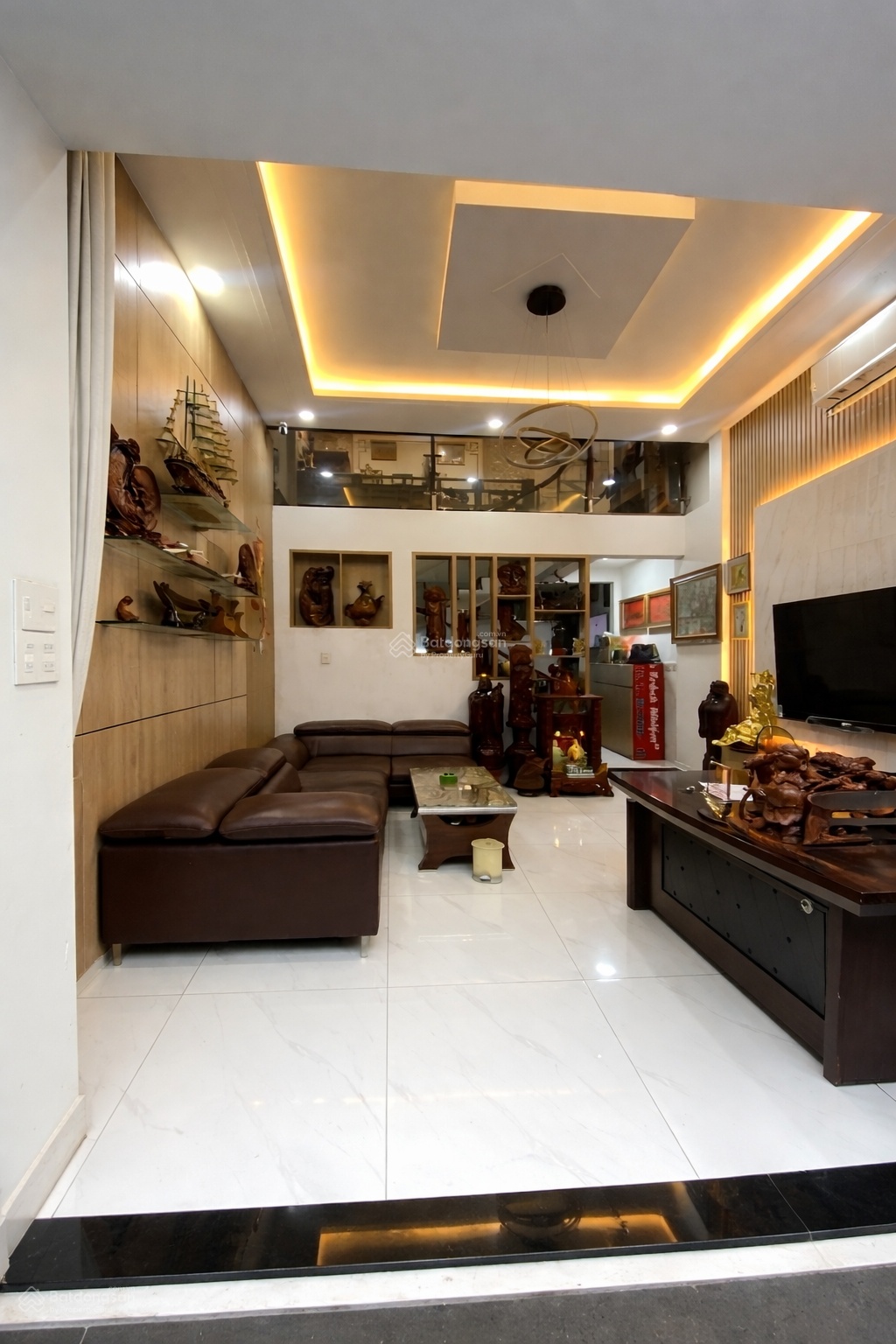 Bán nhà ngay chợ Phạm Văn Bạch, Tân Bình, 2 tầng, 82m2, hẻm xe hơi, chỉ 8.x tỷ