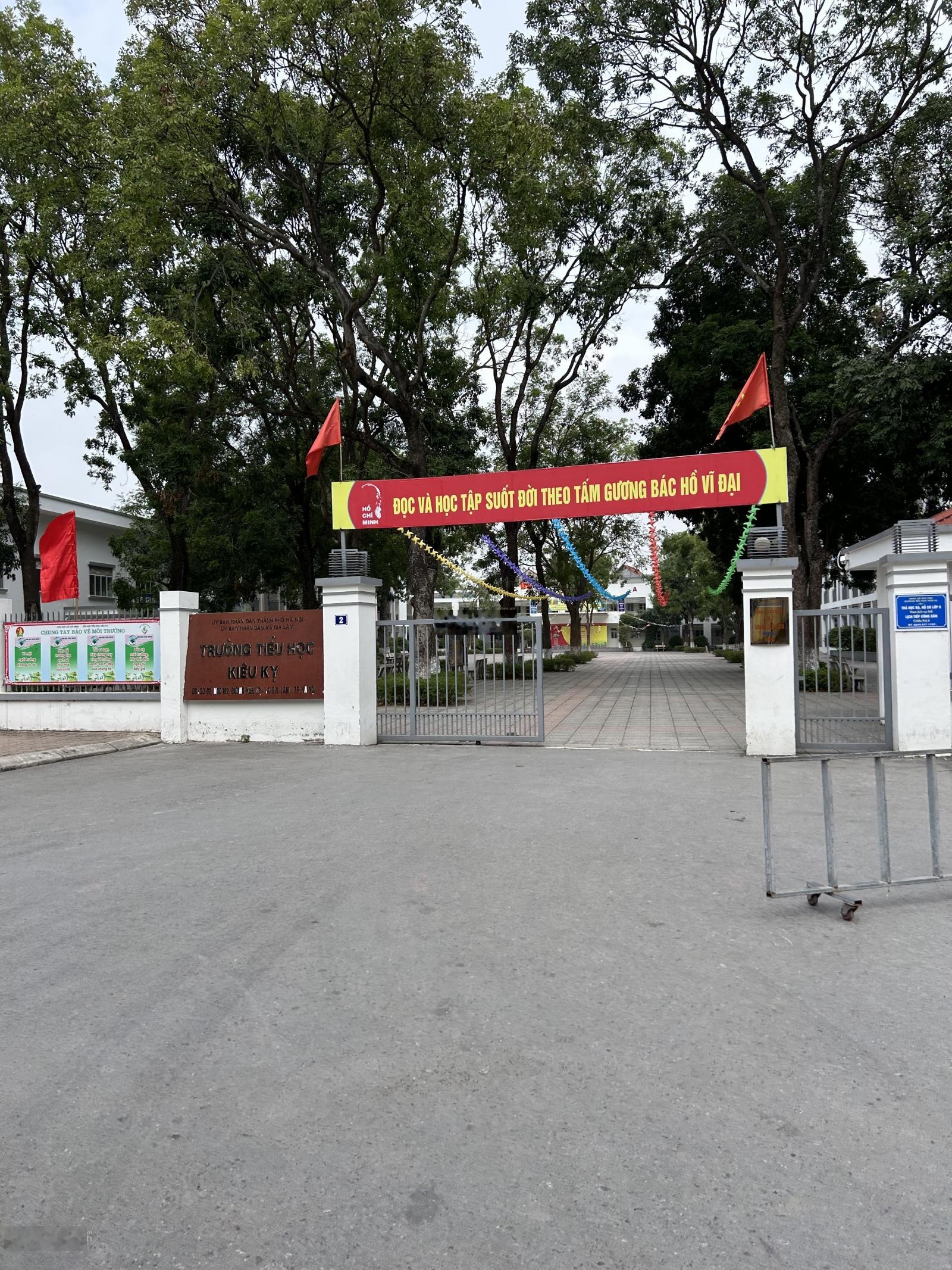 Bán lô đất đẹp tại trung tâm kiêu kỵ gl-ngõ to 3m oto 4c đỗ cửa-ngõ nông sát đường-90m2 nhỉnh 6 tỉ