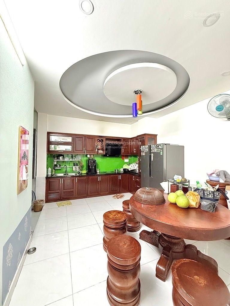 Bán Nhà Hoàng Diệu Quận 4 - Hẻm Ôtô - 4 Tầng Đúc - 50m2 - Chỉ 6 Tỷ Nhỉnh - Bề Ngang 4m