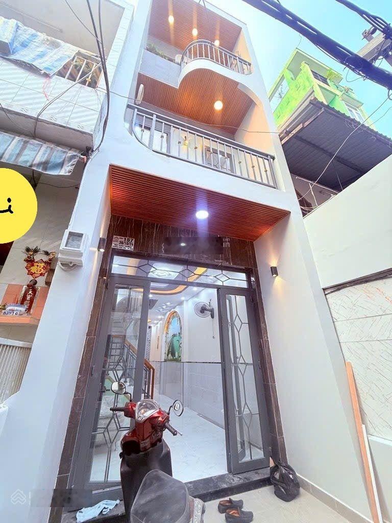 Nhà 3 tầng - sổ hồng riêng - hoàn công đủ