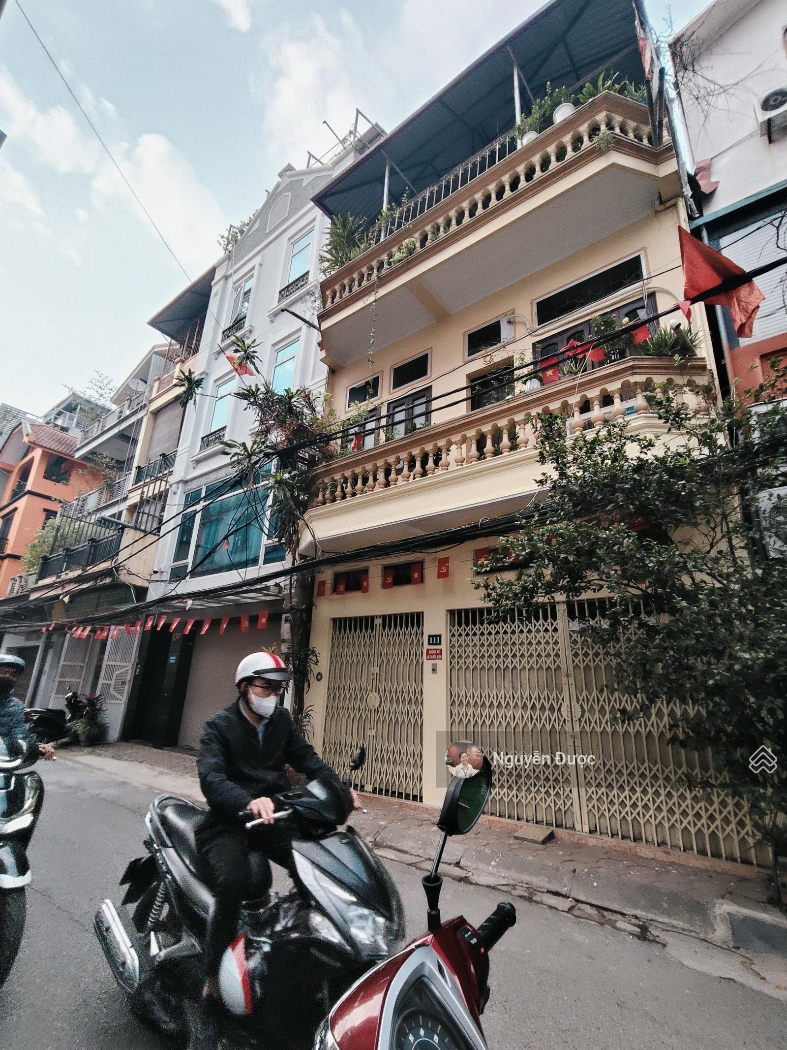 Bán gấp mặt phố quận Ba Đình, Núi Trúc, dt 300/350m, mặt tiền 10m, tương lai 2 mặt phố, CHỈ 265tr/m