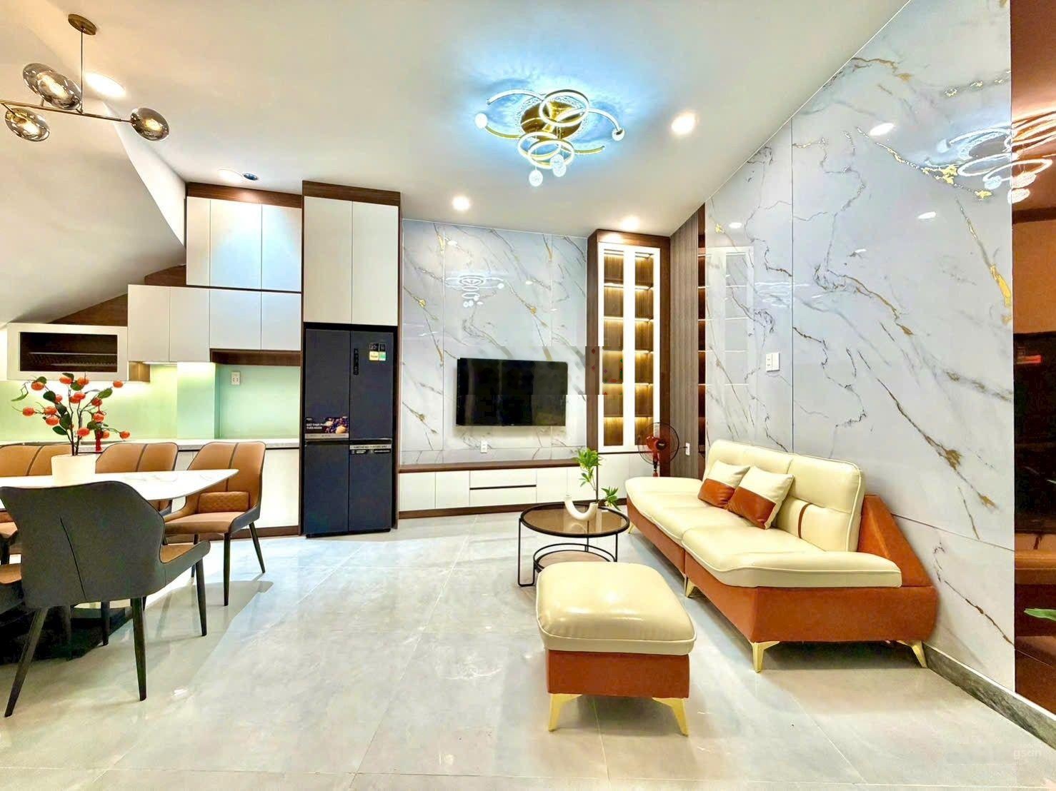 Nhà 4Tầng cạnh bên Công Viên Gia Định, Phú Nhuận. Không khí mát mẽ. Đầy đủ nội thất, chỉ 7ty5, 37m2