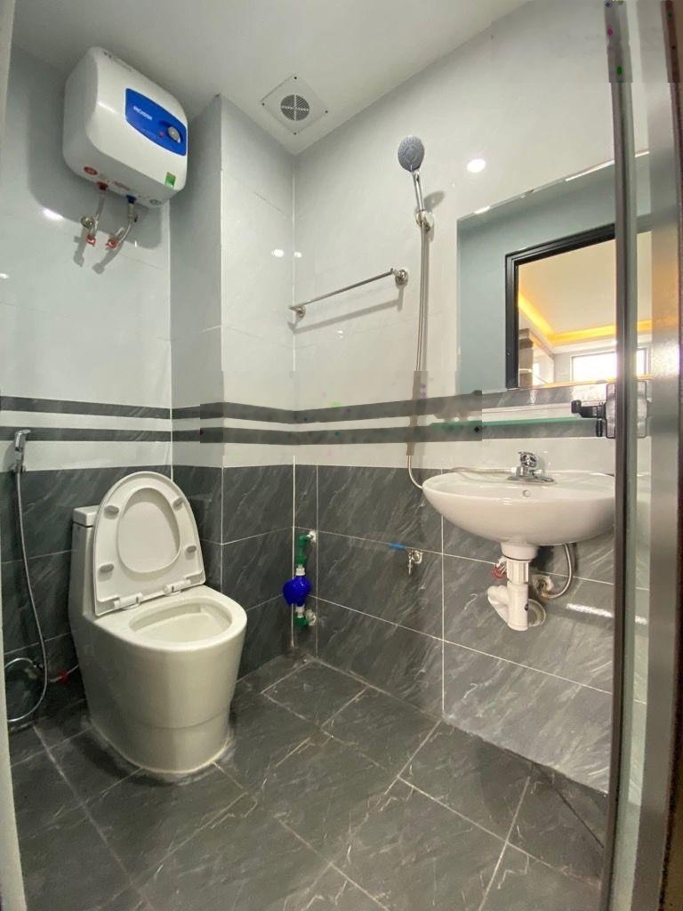 TÒA Căn Hộ Phố Trần Thái Tông 104m- 7 tầng thang máy -25 PHÒNG FULL ĐỒ DÒNG TIền đỉnh, các trường Đ