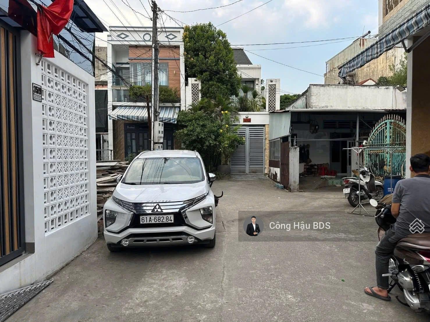 Nhà 2 Tầng Thiết Kế Hiện Đại. DT: 101M2 (5x 20m) OTD: 100%. Đường 5M. Gần TTTM BigC Go! Giá: 4.7 Tỷ