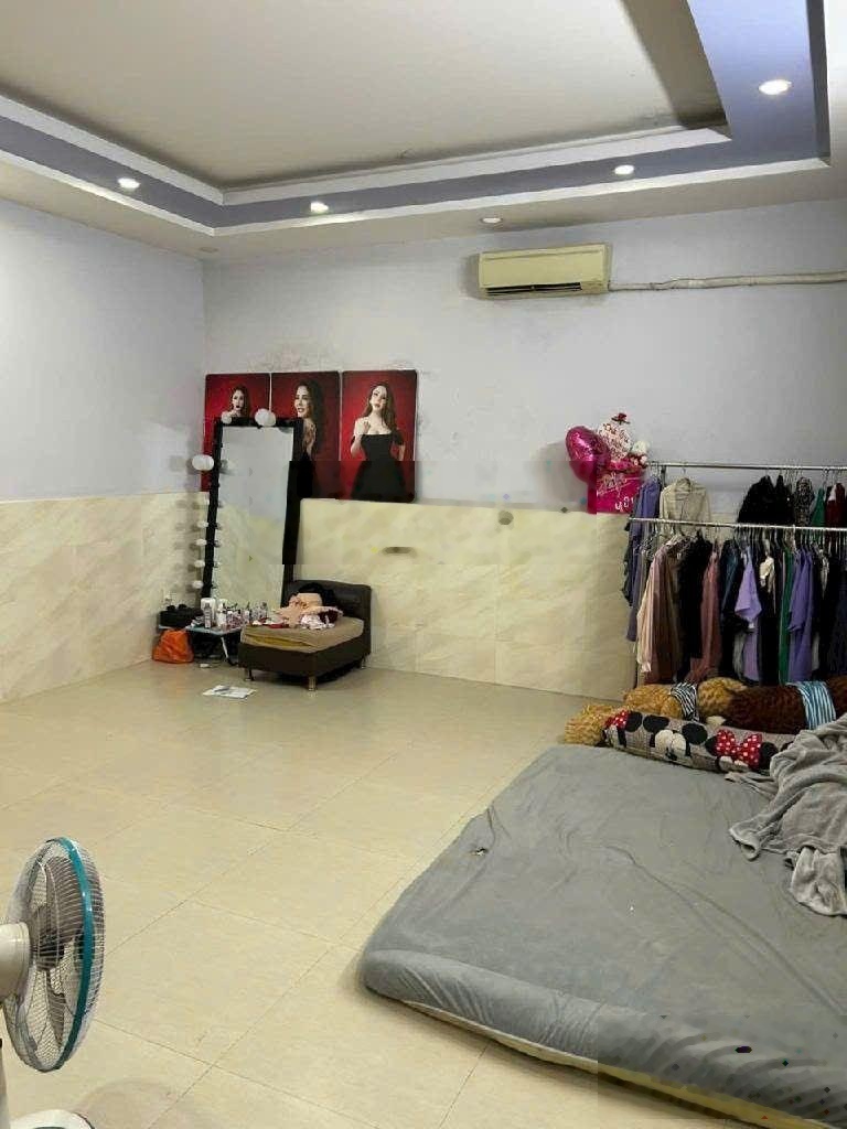 ##mặt tiền kinh doanh spa- nhà 4 tầng -5,3x15--5pn (có phòng ngủ trệt)- đường nhựa xe tải tránh