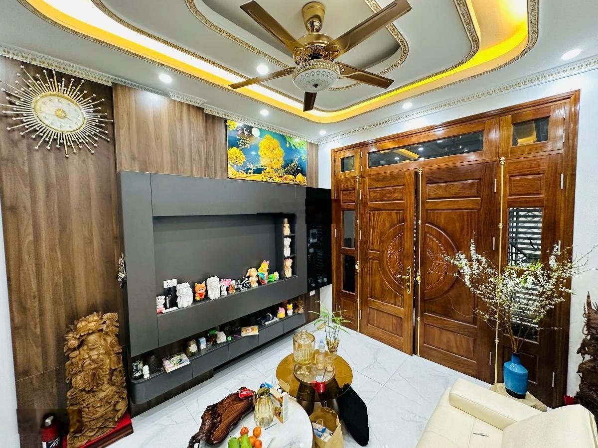 Bán nhà phố Vĩnh Phúc, ngõ thông bagac tránh, dân xây KCBT 46m*6T, tặng NT xịn, khách về ở ngay