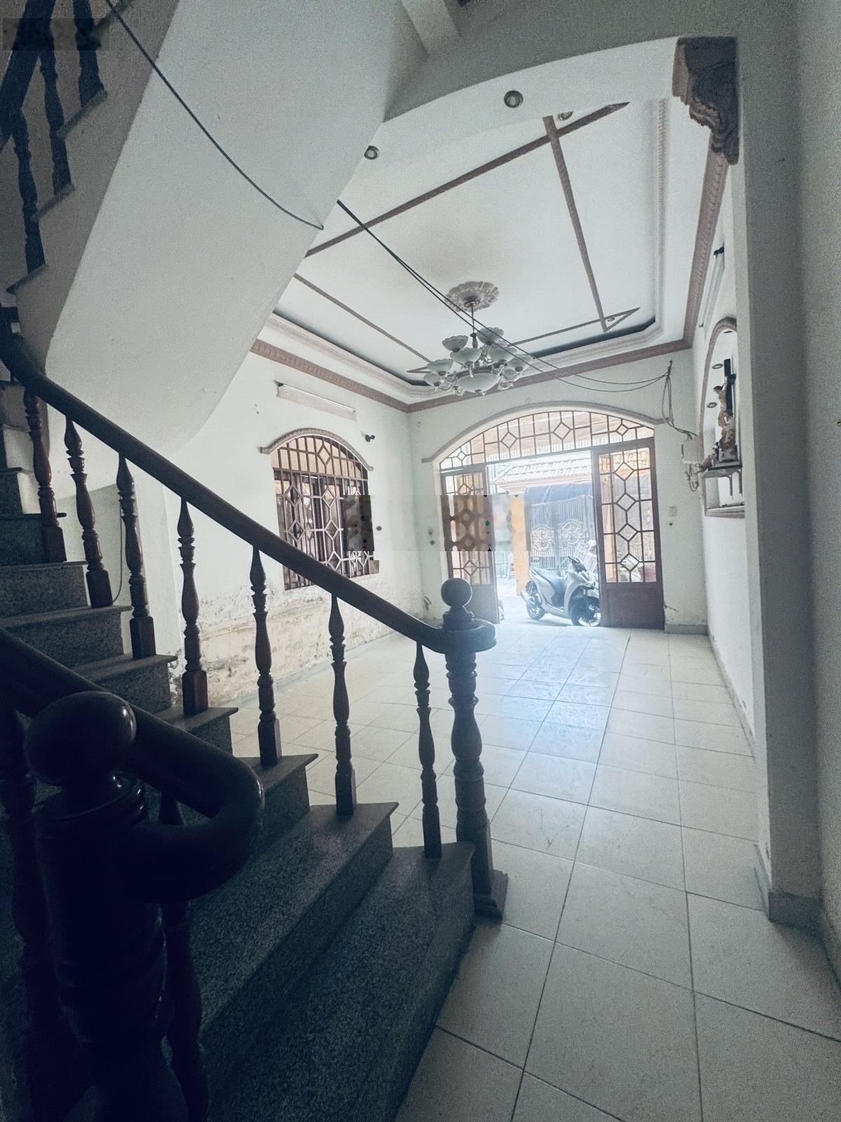 9.5 tỷ cho khuôn đất 5m/5.4m X 20m (90.75m2) Đường nhựa 5m P16 - GV.