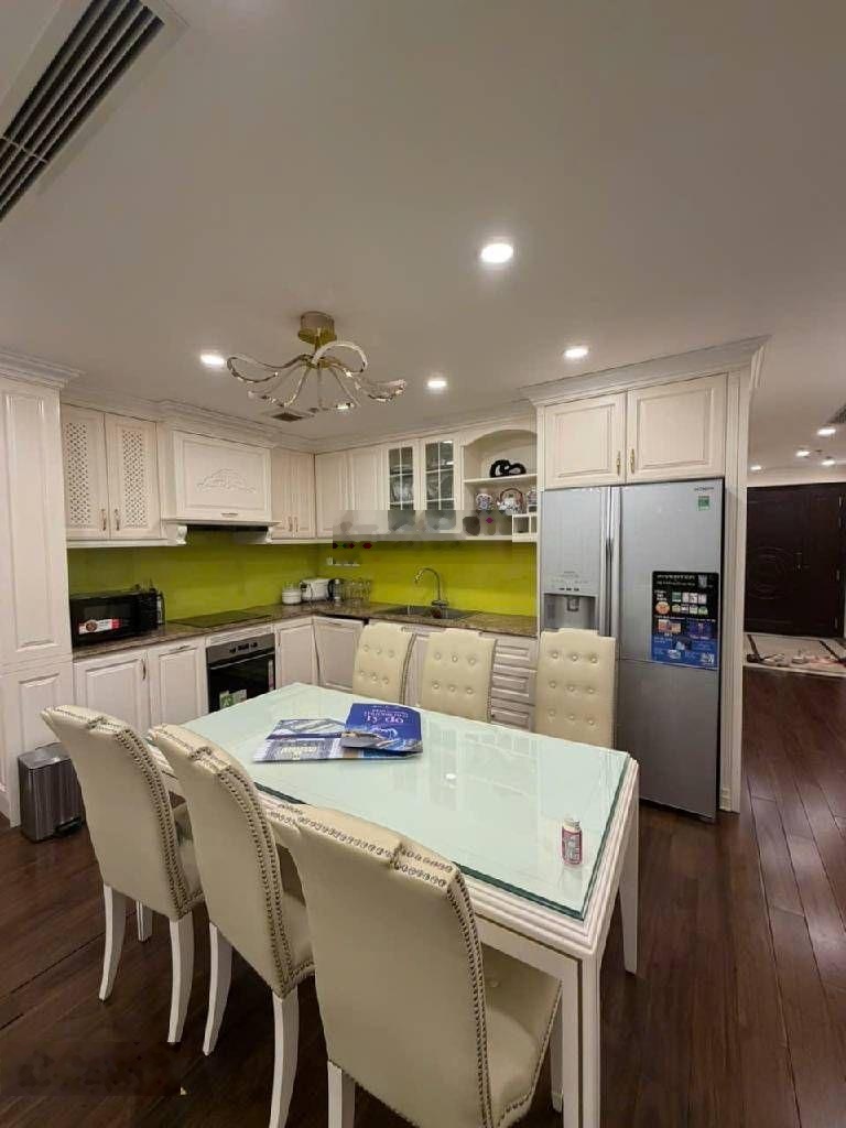 Bán căn hộ tòa TSQ Euroland Mỗ Lao, 122m2, 9 tỷ, 3PN, 2WC, Sổ đỏ CC, Full nội thất sang đẹp.