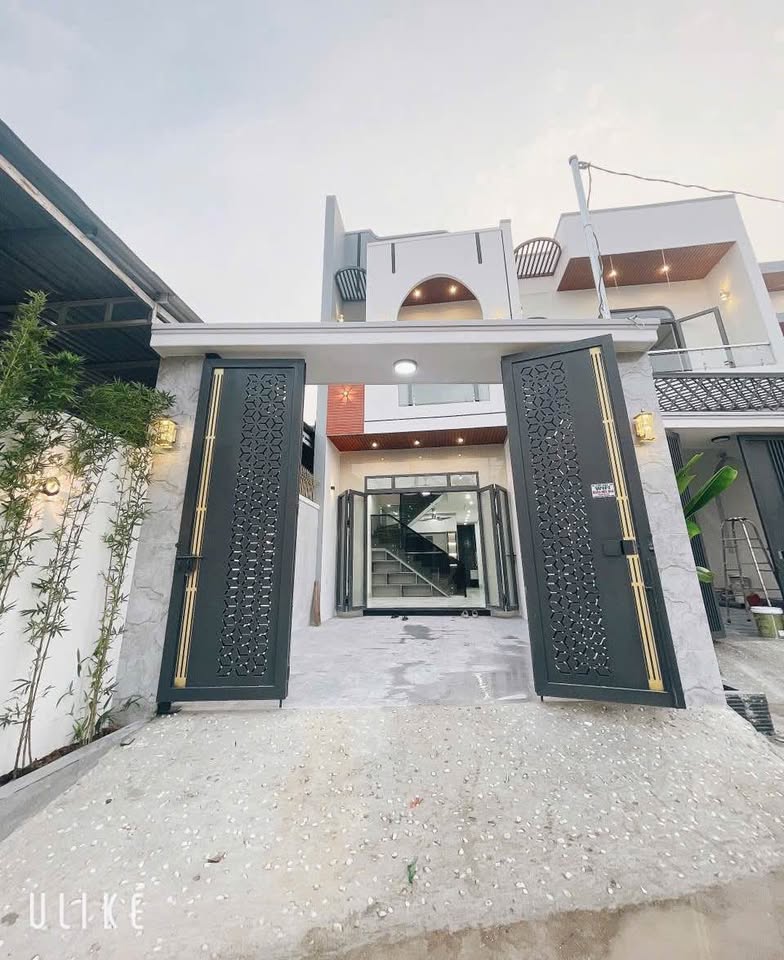 Bán nhà 1 trệt 1 lầu 90m2, 3,68 tỷ, gần chợ Trảng Dài, Biên Hòa