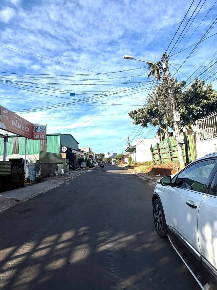 Đất Mạc Đỉnh Chi hai mặt tiền, giá hời, mua ngay kẻo lỡ