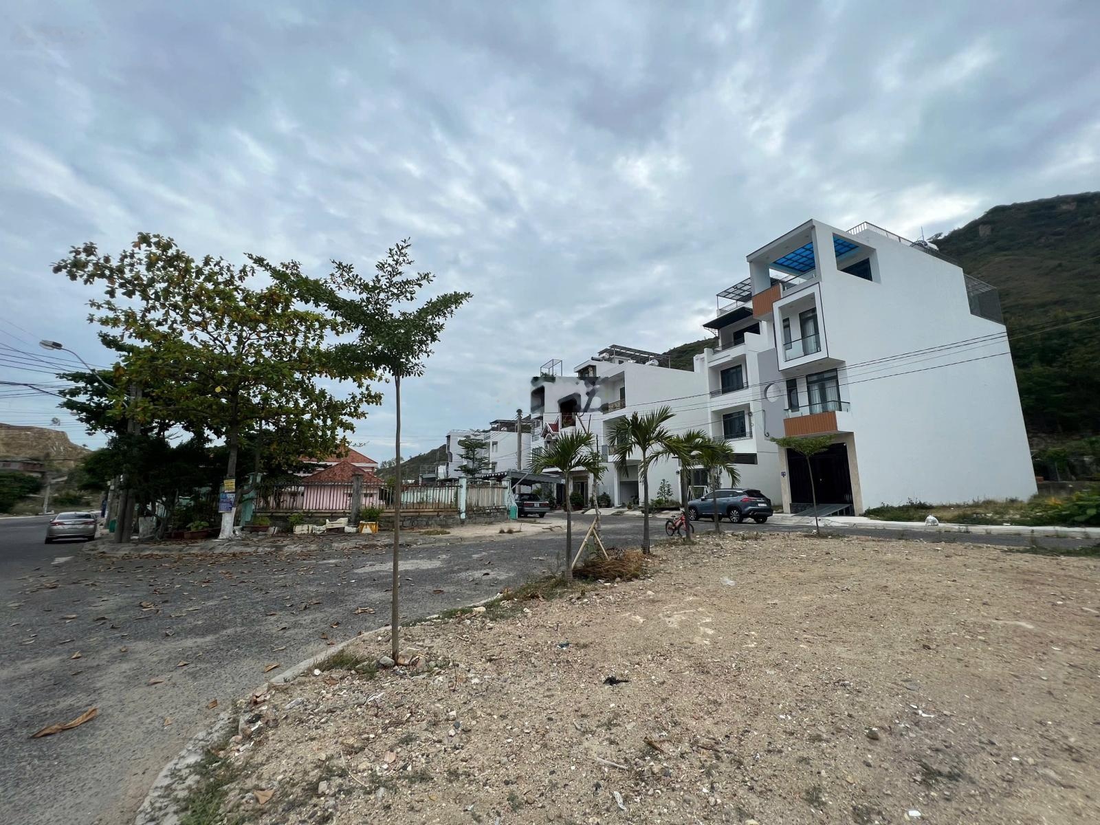 Bán lô góc mặt tiền Ngô Văn Sở Vĩnh Hoà gần biển giá tốt nhất thị trường