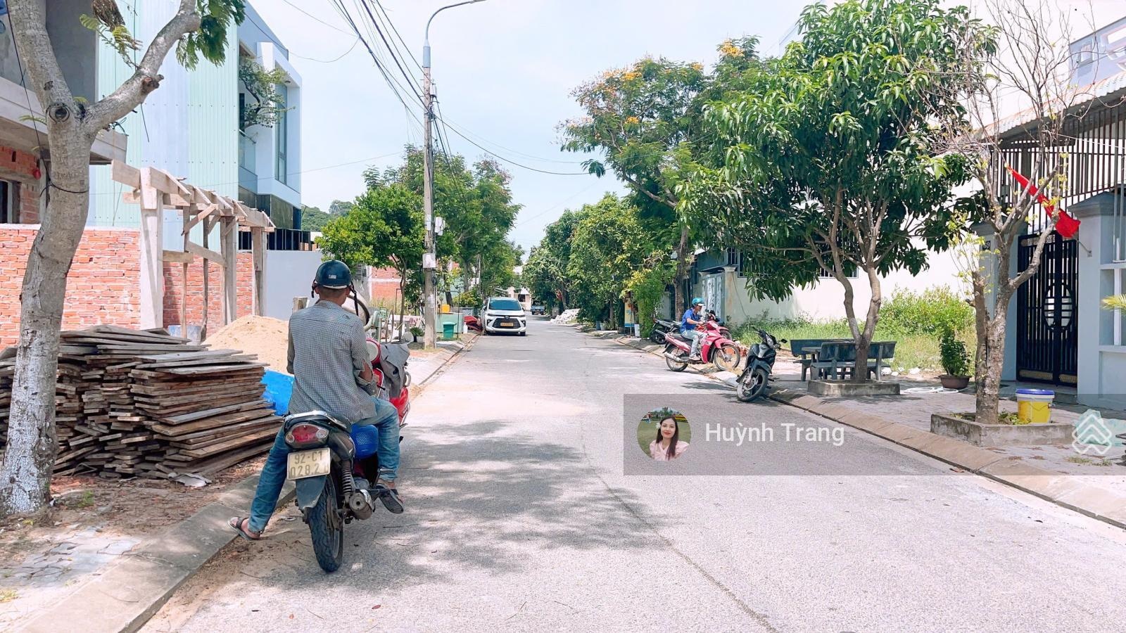 Bán đất Bùi Bỉnh Uyên - gần biển Non Nước, hướng Đông, vị trí đẹp, giá chỉ 5.4 tỷ