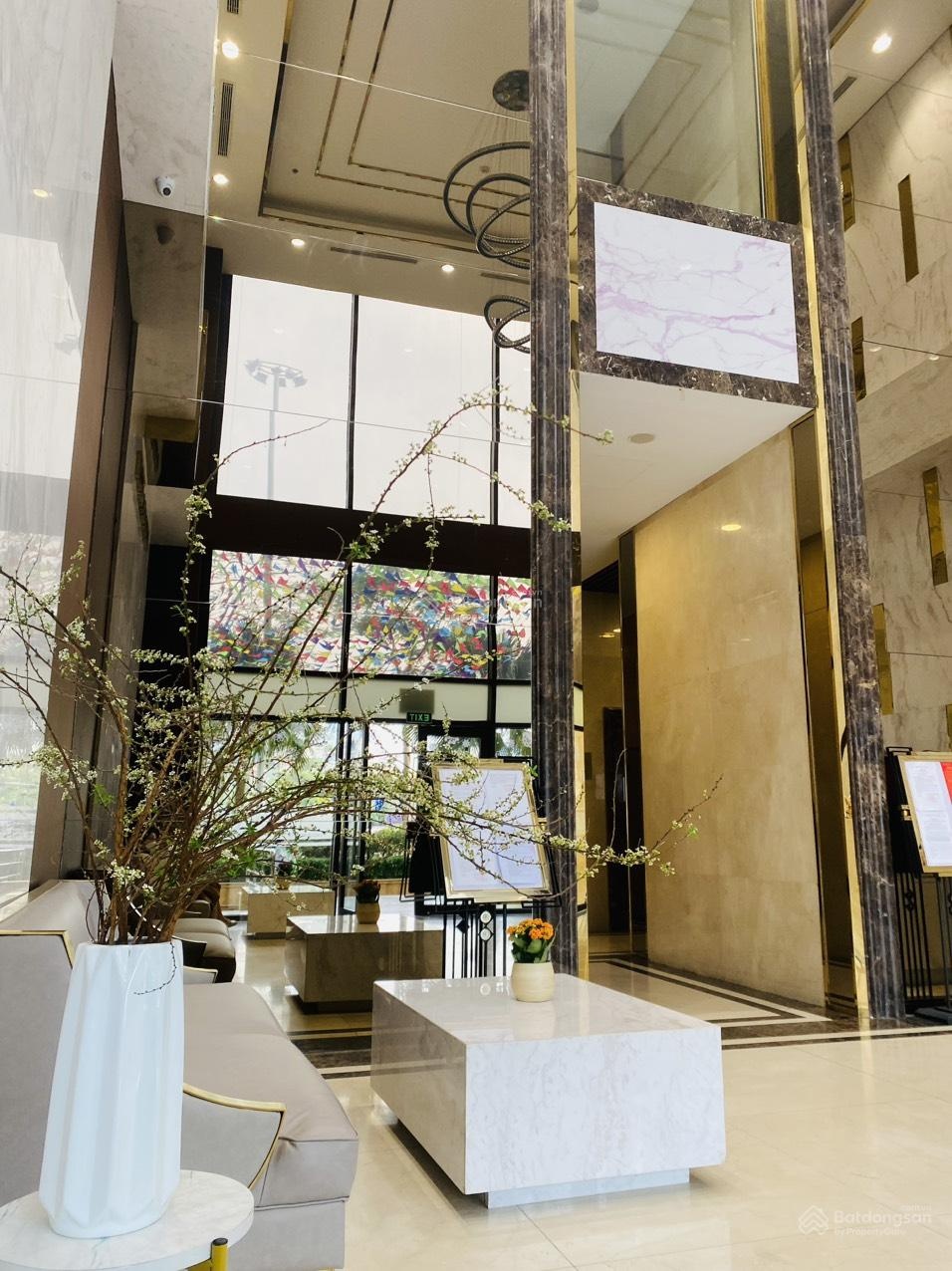 Căn hộ D.El Dorado Tây Hồ, giá 4.25 tỷ, view Hồ Tây sổ đỏ cất két, full đồ sẵn khách thuê ổn định