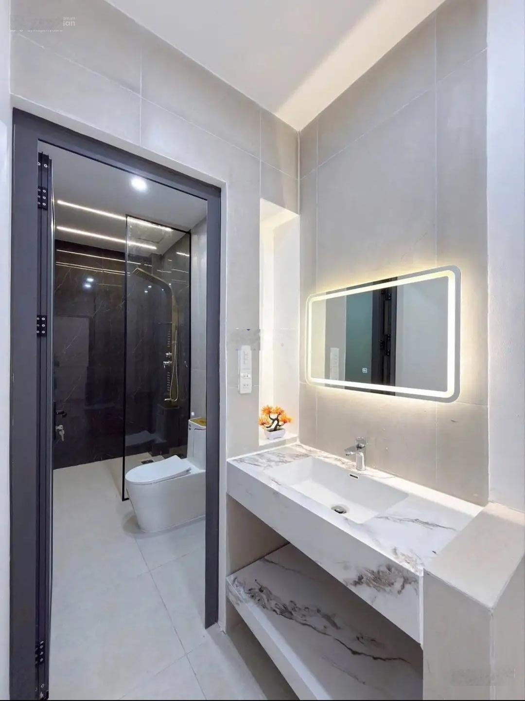 Chính chủ bán nhà đường Lê Thị Bạch Cát - Q. 11, gần Lotte Mart. 78m2. Cho thuê 22tr