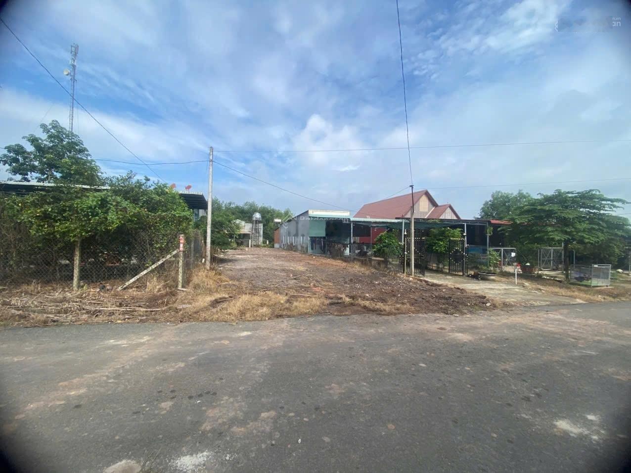 Đất mặt tiền TTHC Chơn Thành ngay cổng khu Becamex Chơn Thành, mặt đường Số 40, 500m2 sổ sẵn