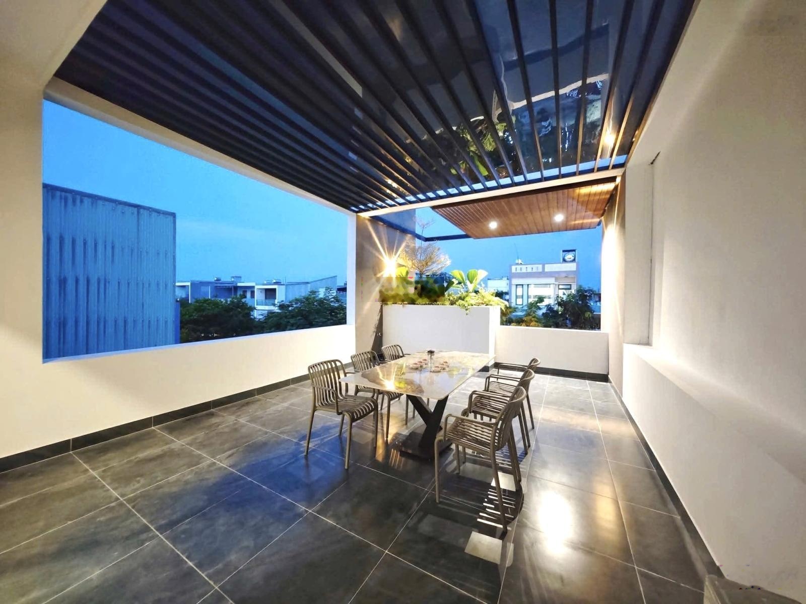 Bán nhà phố đẹp 2 tầng thoáng mát Lý Tự Trọng - Quận 1. 79m2 gần chợ Bến Thành, cho thuê 23 triệu