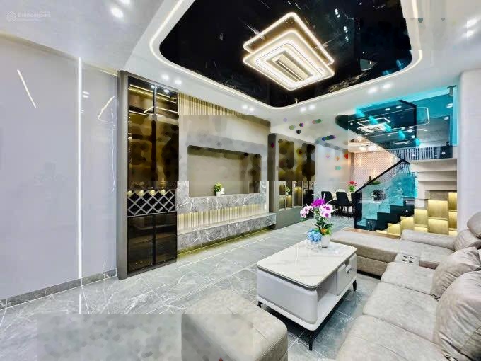 Bán gấp nhà Lê Thị Hồng Gấm - Nguyễn Thái Bình - Q1, 68,4m2 cho thuê 31tr gần nhà ga Bến Thành