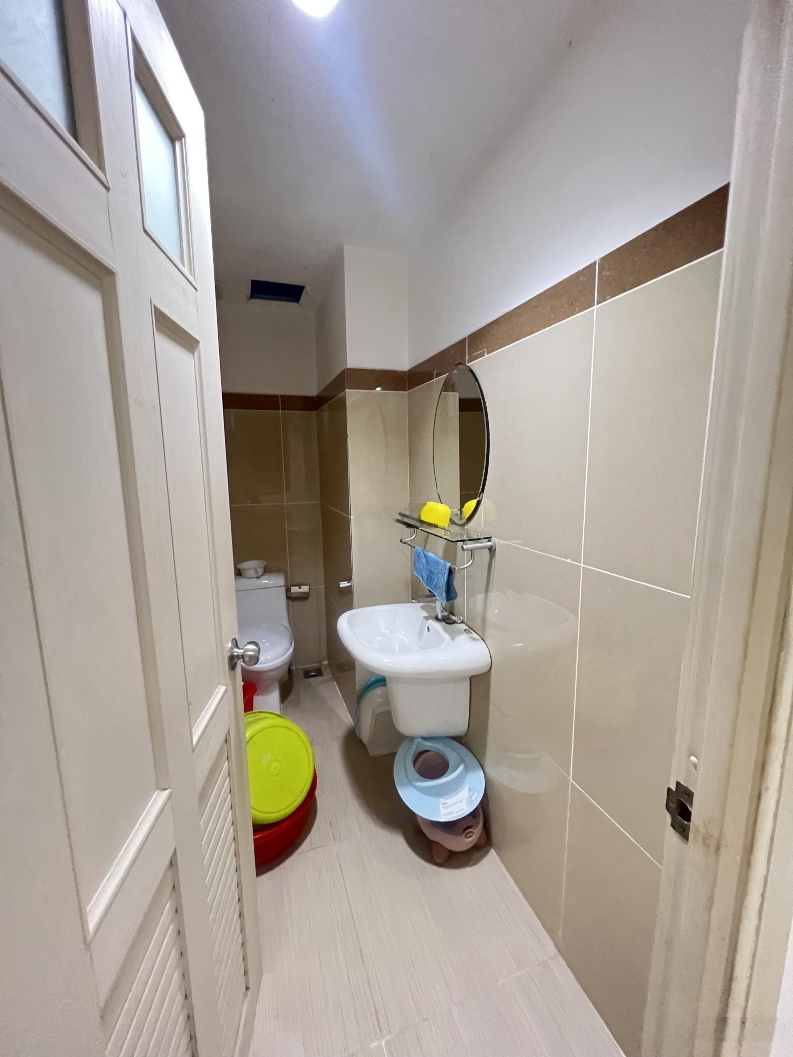 Bán nhanh căn hộ The Era Town Đức Khải Quận 7 DT 86m2 giá 2,950tỷ full NT y hình. 2PN, 3WC view đẹp