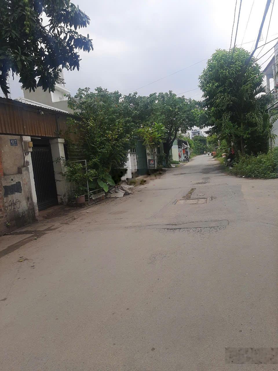 Bán lô đất siêu đẹp đường gò cát- phú hữu- quận 9