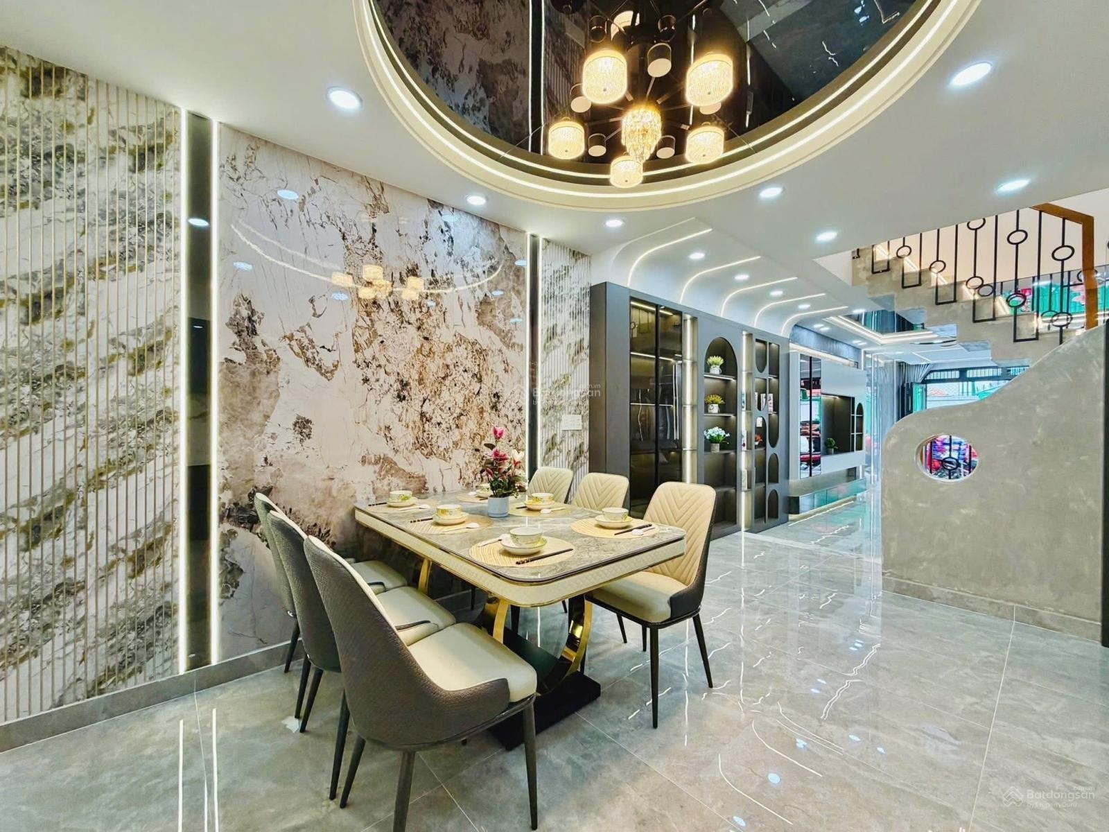 Bán gấp nhà Ngô Đức Kế, Bình Thạnh - DT: 57,9m2 - sổ hồng riêng - tặng nội thất