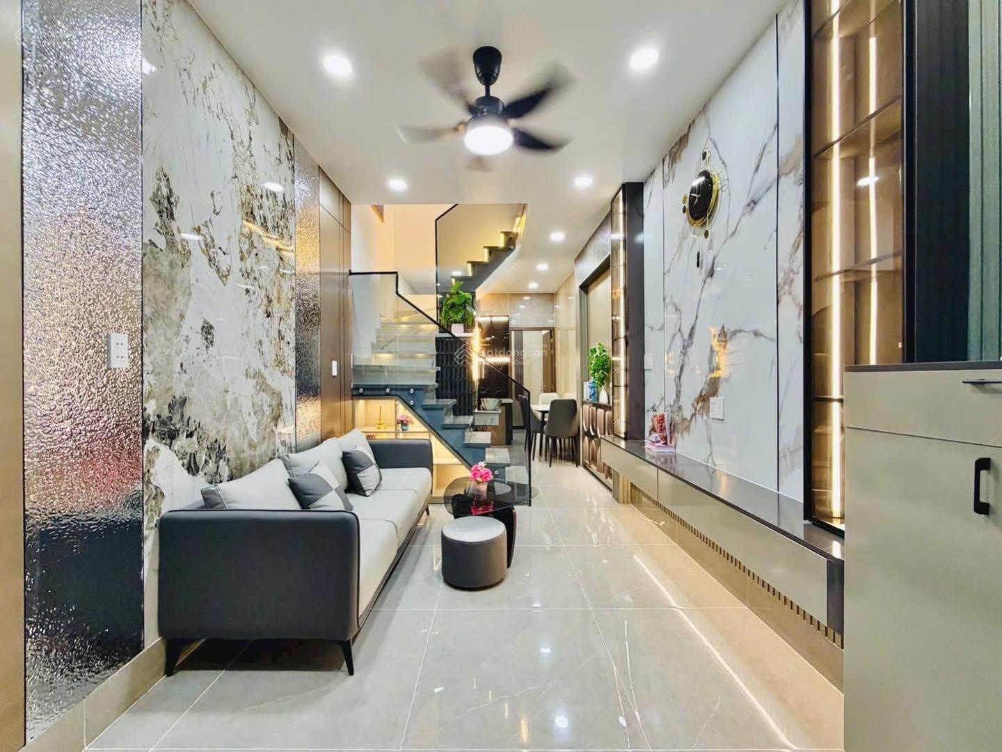 Hàng hiếm cuối năm 52m2 3 Tỷ 300 - sổ riêng, nhà xinh giá tốt đường Hậu Giang Phường 12 Quận 6