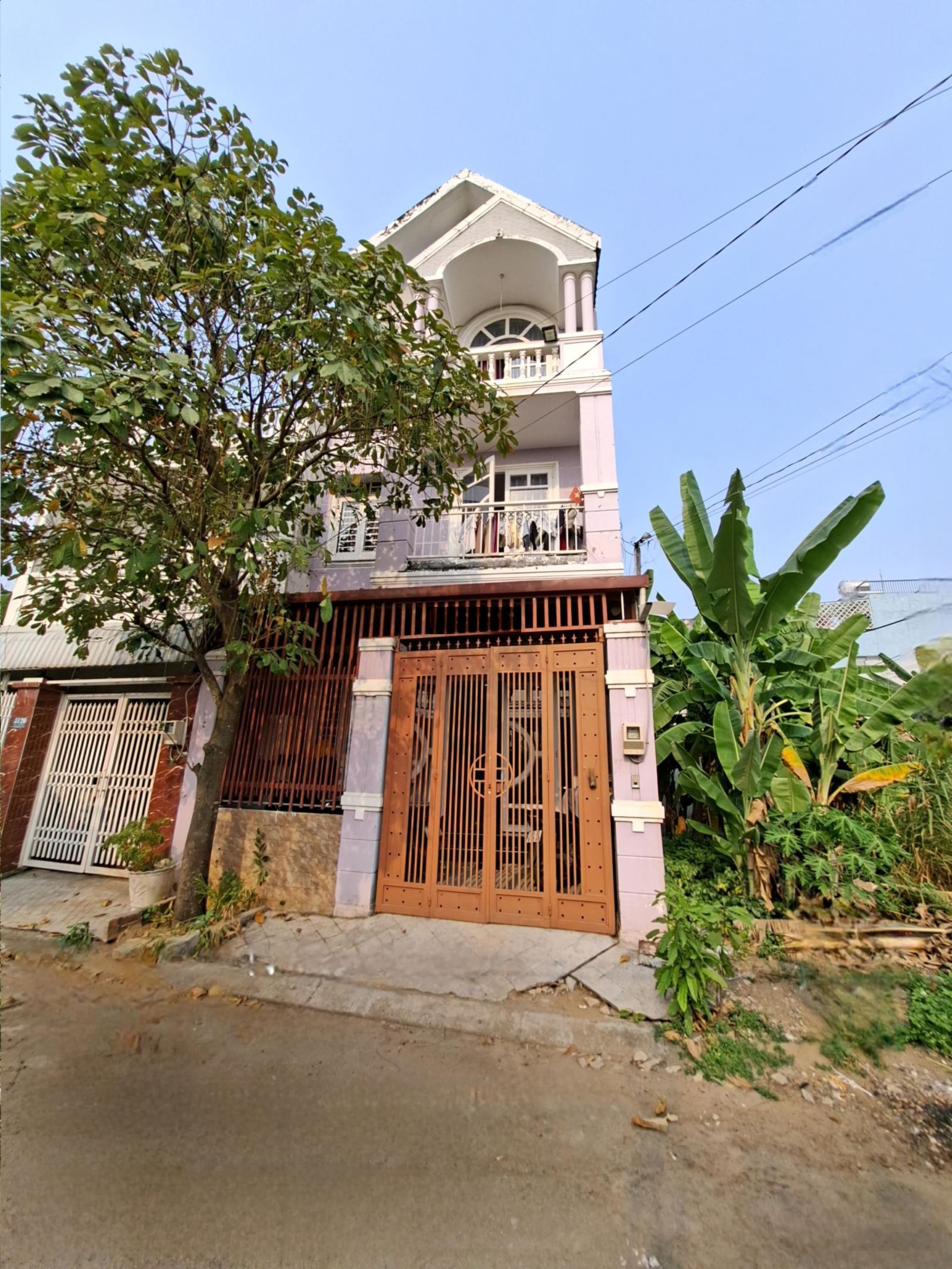 Bán nhà 4 tầng, ngang 5.5m, đường 8m thông thoáng - Tam Đa, Thủ Đức - Full nội thất, sổ hồng riêng