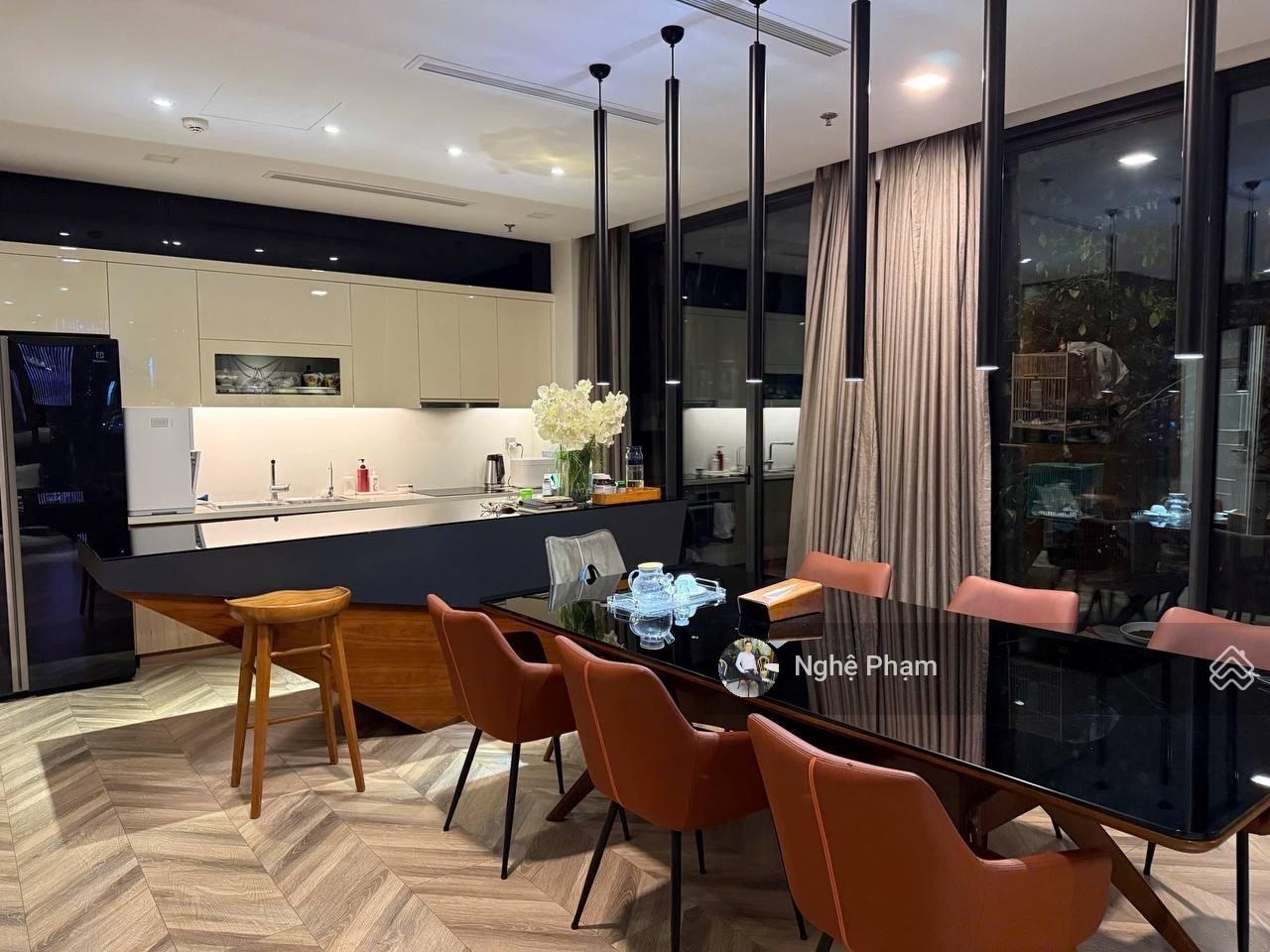 Bán căn hộ 3Pn vòng cung Vinhomes Ba Son full nội thất view Bitexco, view sông. Giá tốt nhất