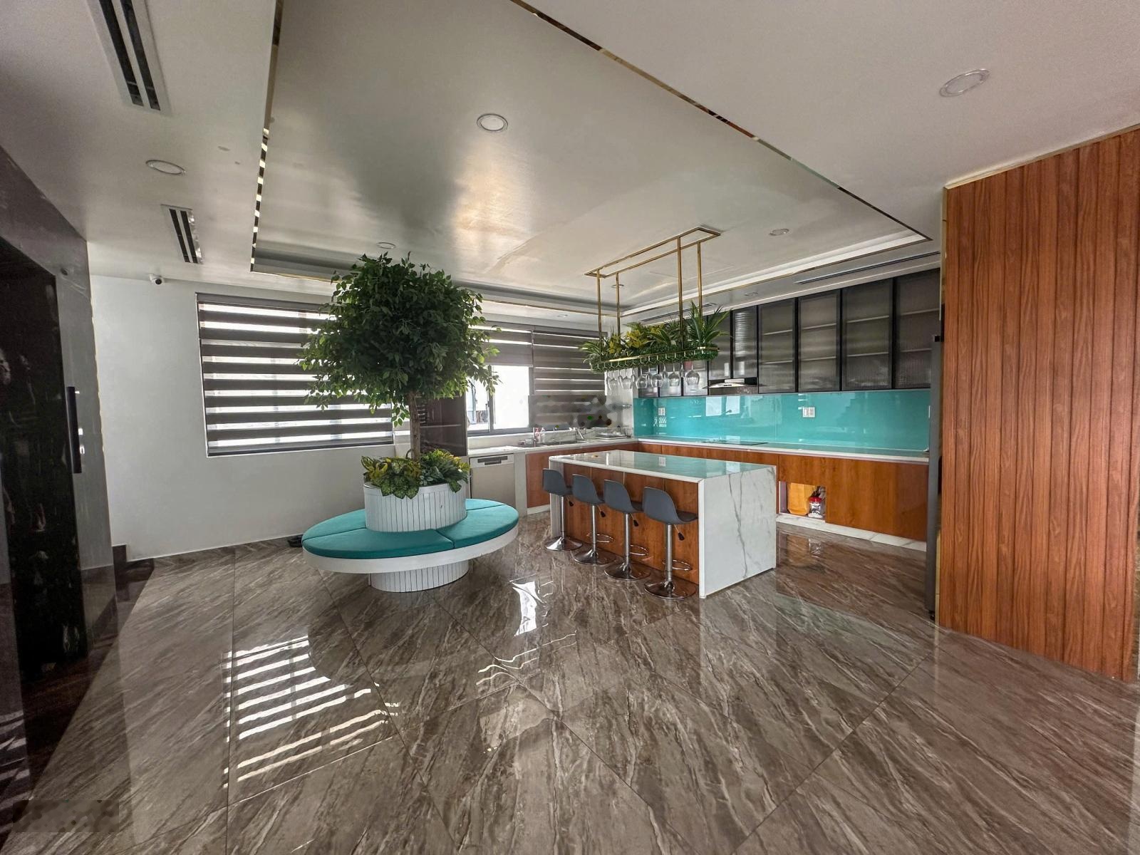 Cực hiếm ! Bán nhà mặt tiền Hoàng Văn Thụ (10,6 x 16m) - XD Hầm 7 Tầng - HĐT 240 tr/th - Chỉ 40 Tỷ