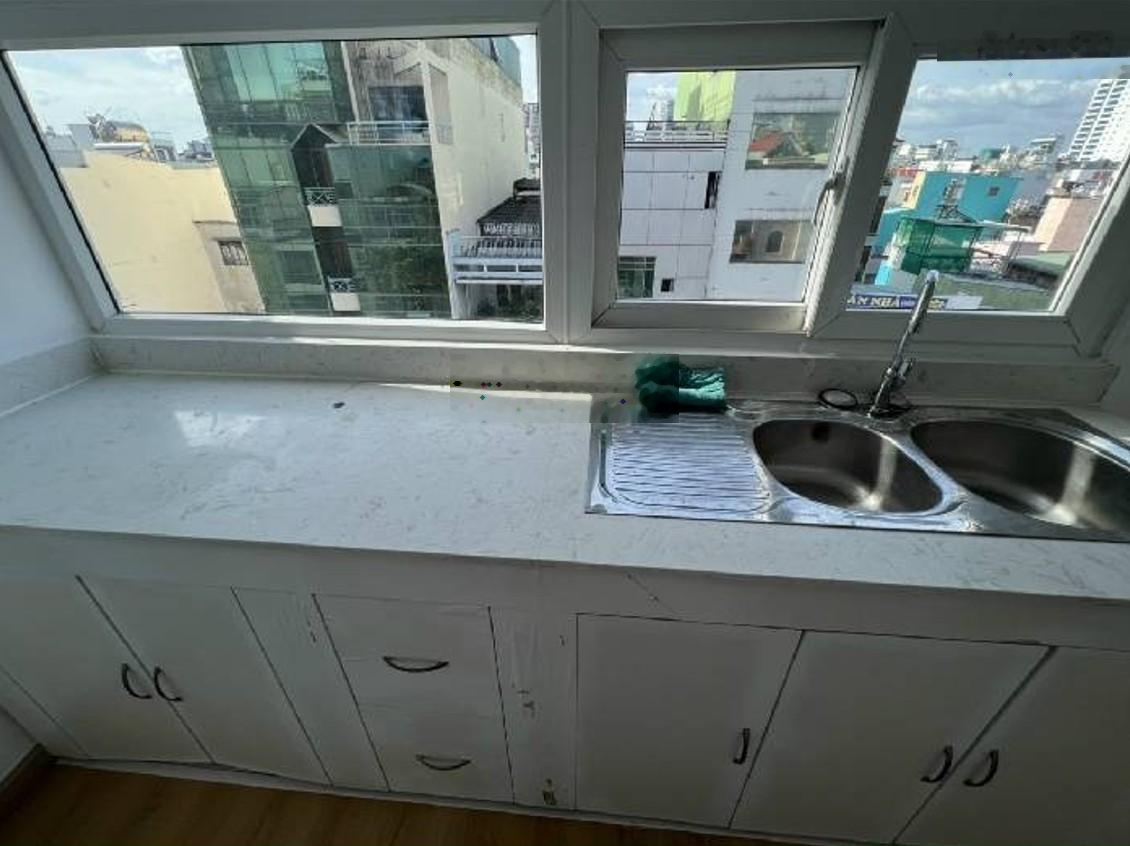 Bán nhà riêng hxh cầu vượt linh xuân, 18m2, 1.3 tỷ.