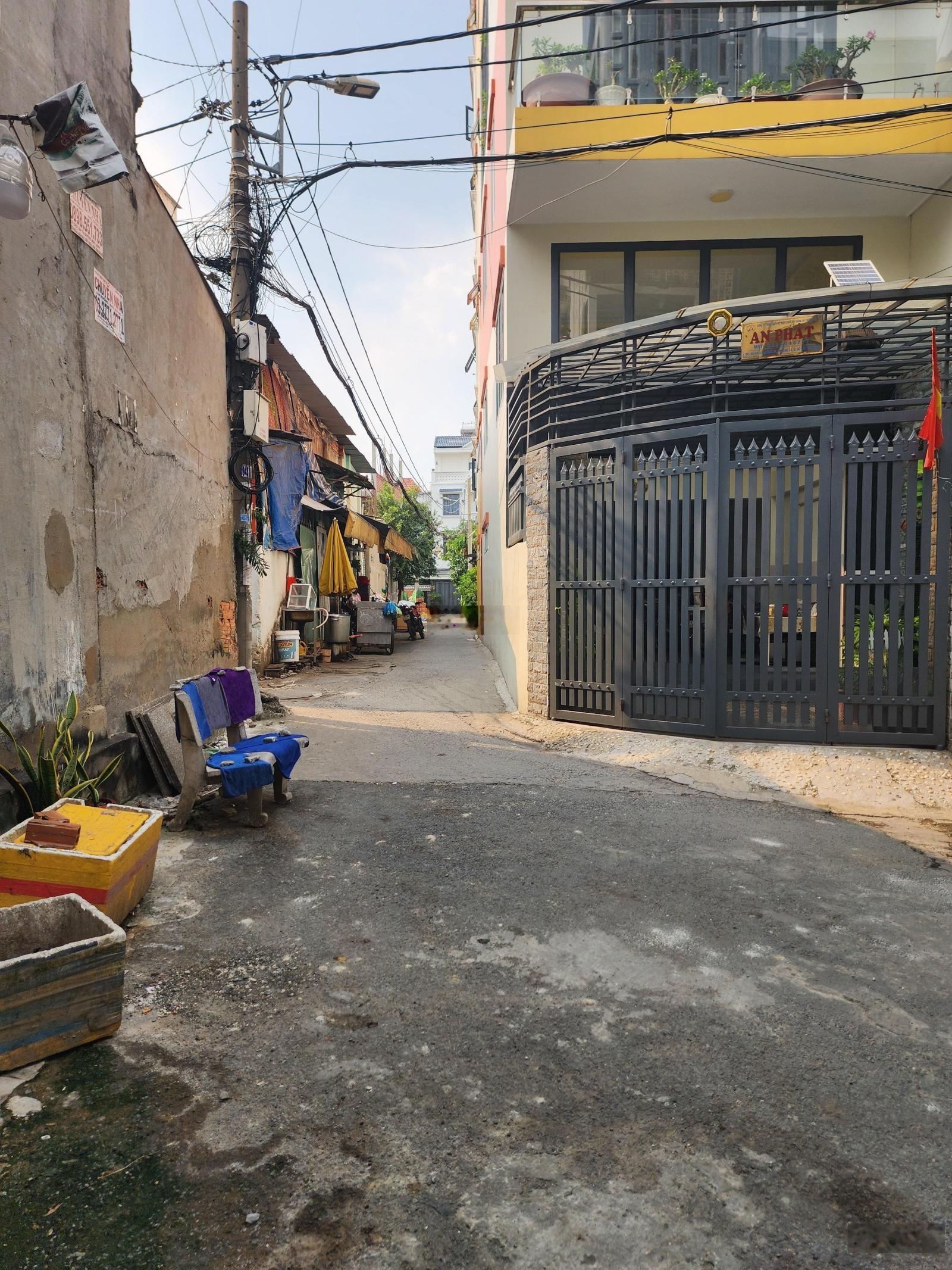 Chỉ hơn 50tr/m2 - đang cho thuê 23tr/tháng - ngăn thành 5 căn nhà nhỏ có lầu