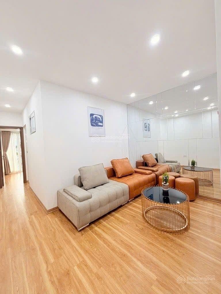 Nhà đẹp trung tâm sát phố Tôn Đức Thắng hồ Văn Chương giá chỉ hơn 3 tỷ vài bước ra