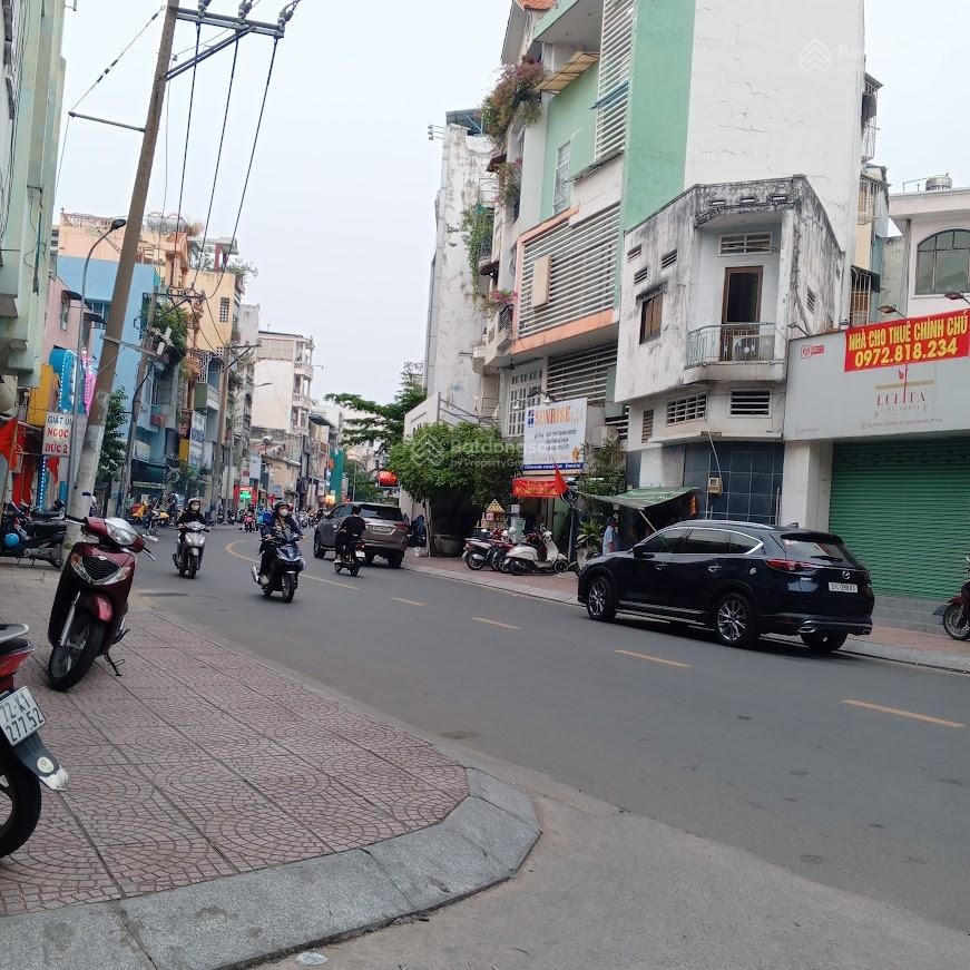 Nhà mới 4 tầng BTCT Huỳnh Văn Bánh PN - hẻm 3m thông, gần mặt tiền - DT: 5.5mx7m