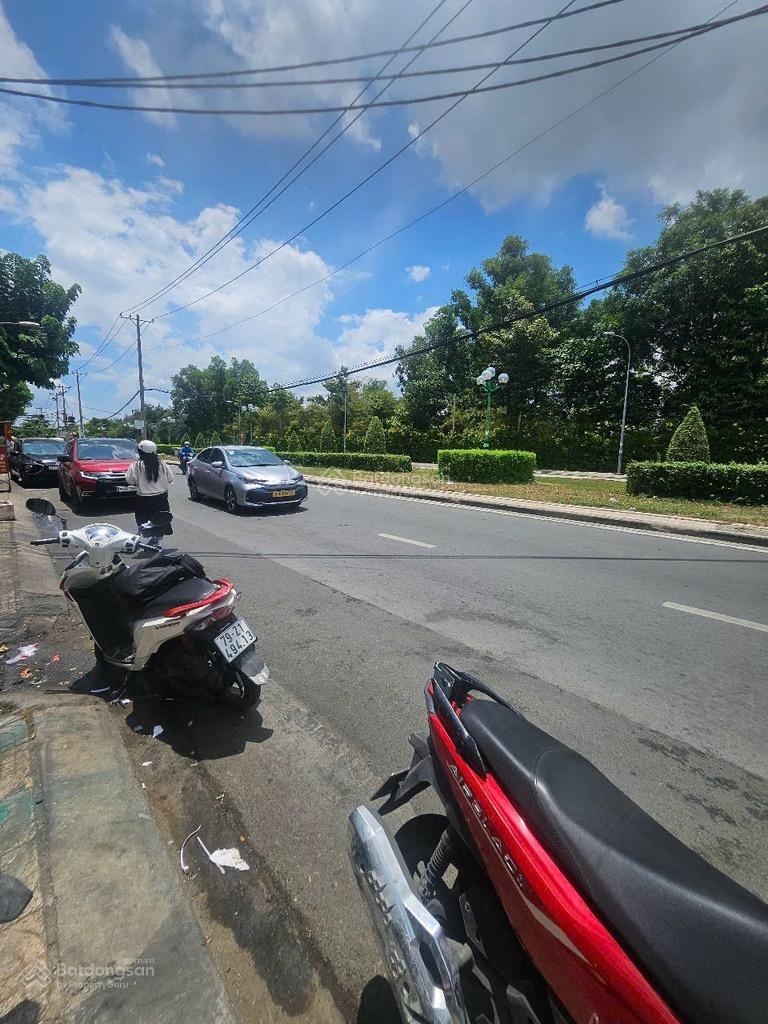 Bán nhà mặt tiền Tân Sơn P12 GV 6,2x26m nhà C4