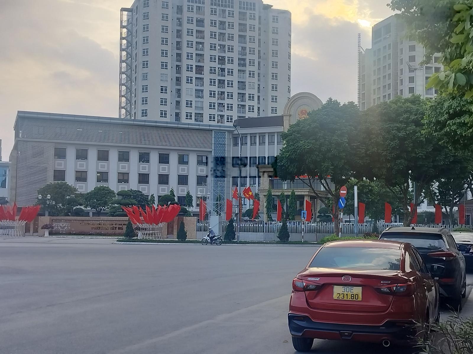 Giảm sốc 8 tỷ - đất mặt phố- tây hồ- 170 m- mặt tiền 6m- 84 tỷ - 2 thoáng: 1 mặt phố vip 1 mặt ngõ