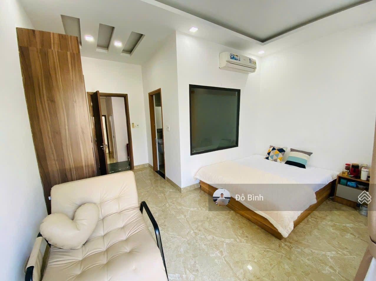 Cho thuê nhà 3 tầng: Gần Hoàng Minh Thắng - khu FPT - 5PN - 4WC