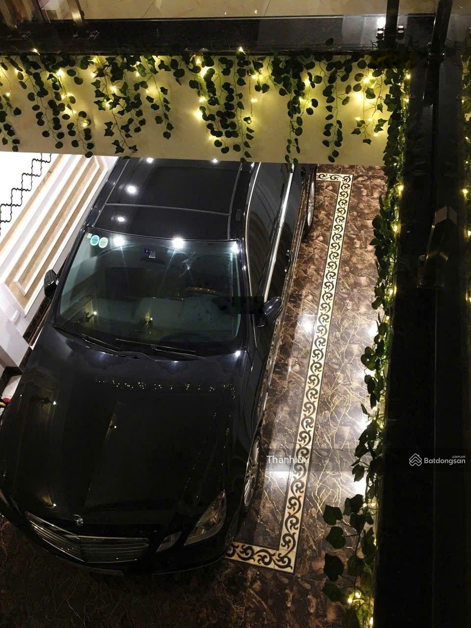 Cho thuê nhà nguyên căn Sài Đồng vừa ở vừa kinh doanh, nhà đẹp, ô tô 38m2 7T thang máy giá 16 tr