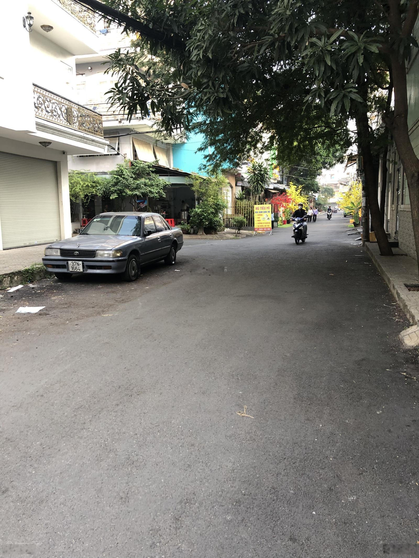 Bán nhà 3 tầng - hẻm nhựa 5m thông - khu kinh doanh sầm uất- gần chợ tân hương - aoen mall tân phú