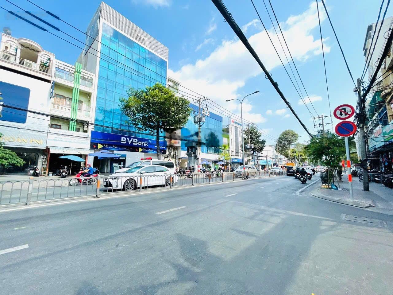 Chính Chủ Bán Nhà Số 200 Lê Văn Sỹ, P10, Phú Nhuận, 4x25m=97m2 - 1 Trệt 2 Lầu - 28.5 Tỷ