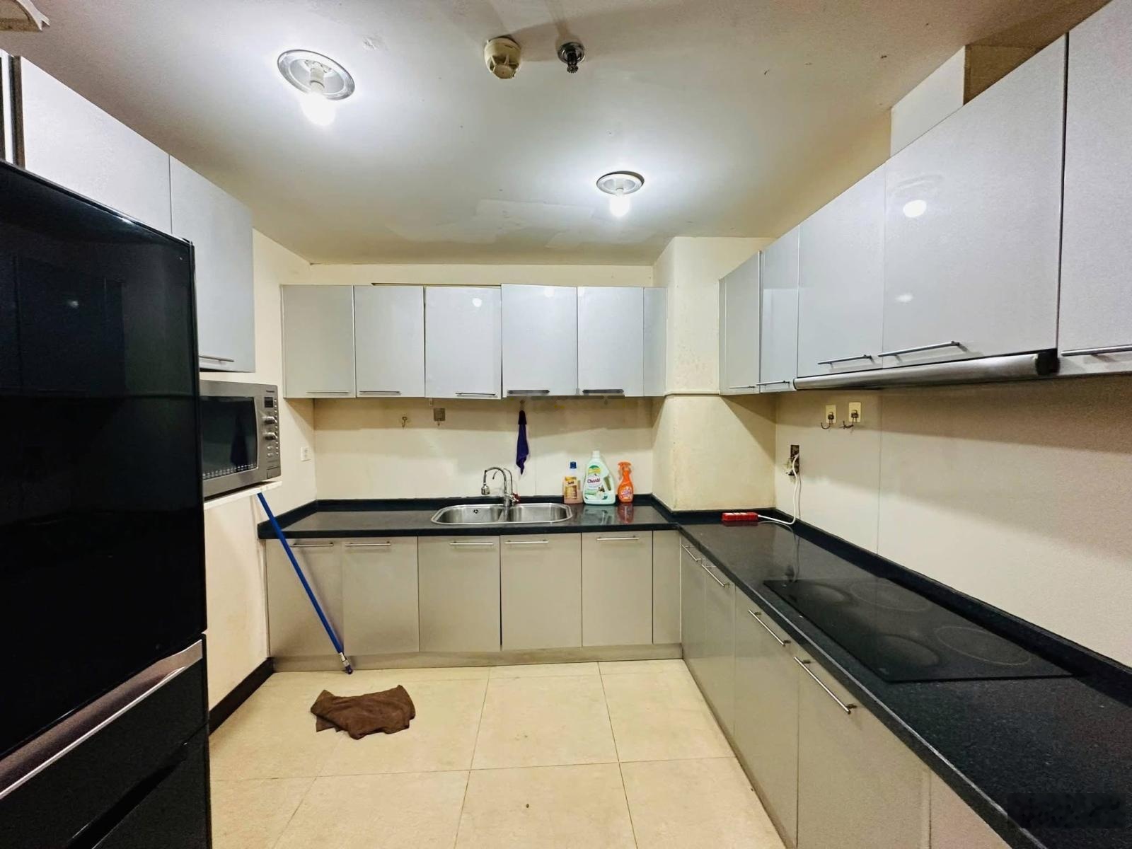 Căn hộ cao cấp Royal Cit view bể bơi và quảng trường, full dịch vụ đẳng cấp sống 121m2 giá 18 tỷ